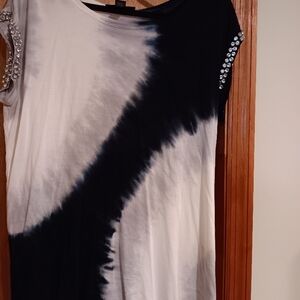 Stylish Black and White Women's Top